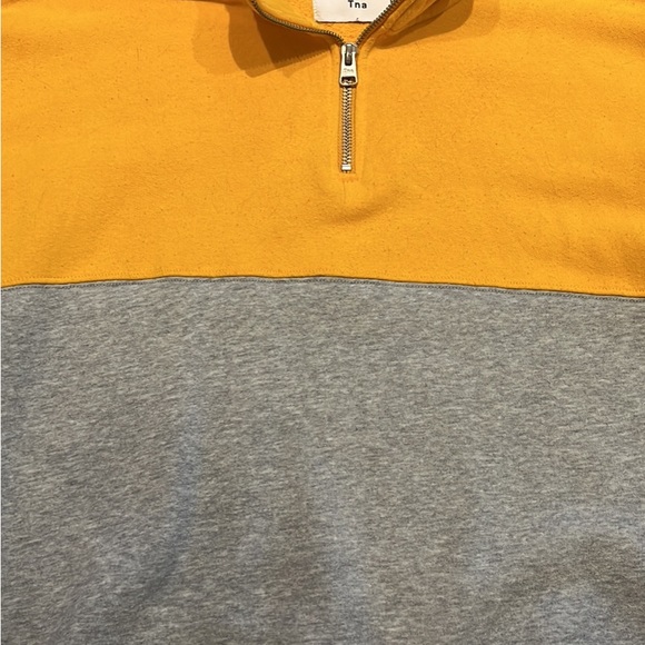 Aritzia TNA quarter zip size medium! - Picture 2 of 3